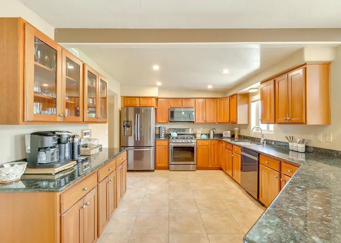 Near El Conquistador Golf: Hot Tub + Mtn View Holiday home