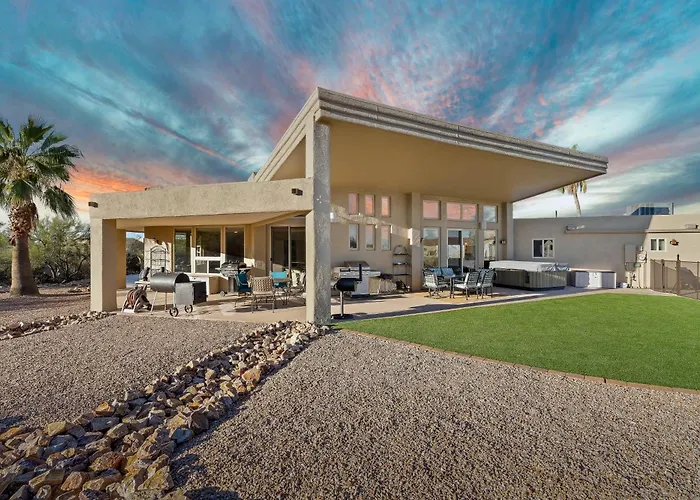 Holiday home Near El Conquistador Golf: Hot Tub + Mtn View Oro Valley
